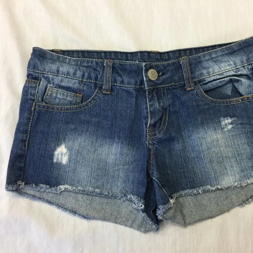 ๐๐๐ APRIL GIRL WOMENS DISTRESSED JEANS SHORTS 5 ๐๐๐ - Picture 2 of 7